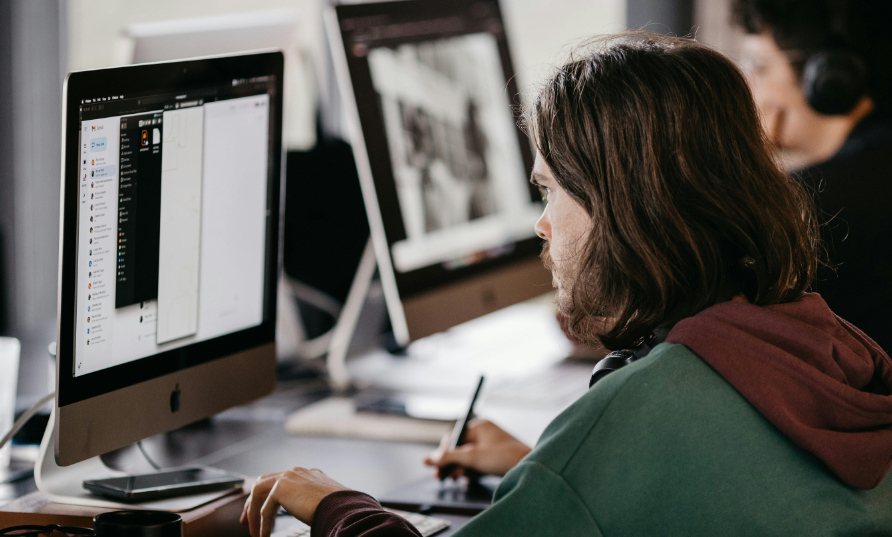 Posso ser CLT e abrir um CNPJ