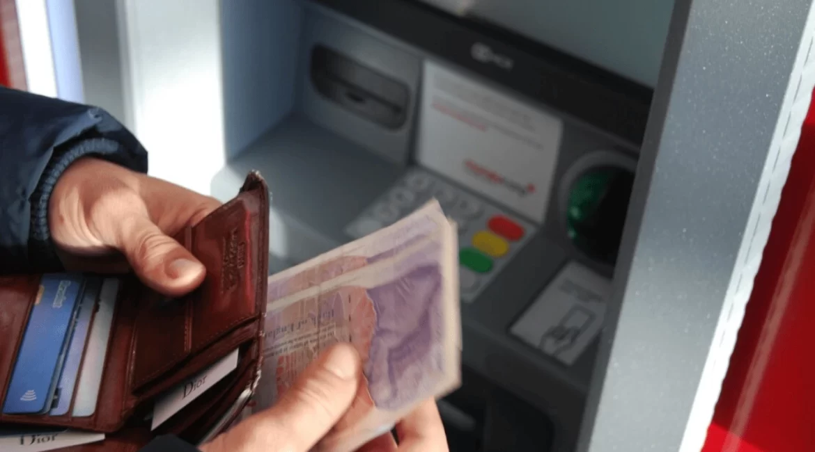 Dinheiro representando estratégias para pagar menos imposto