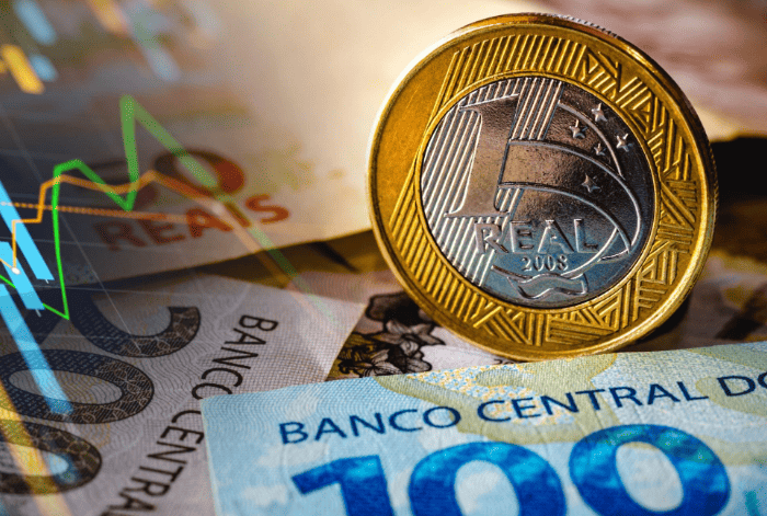 Dinheiro representando economia e redução no pagamento de impostos